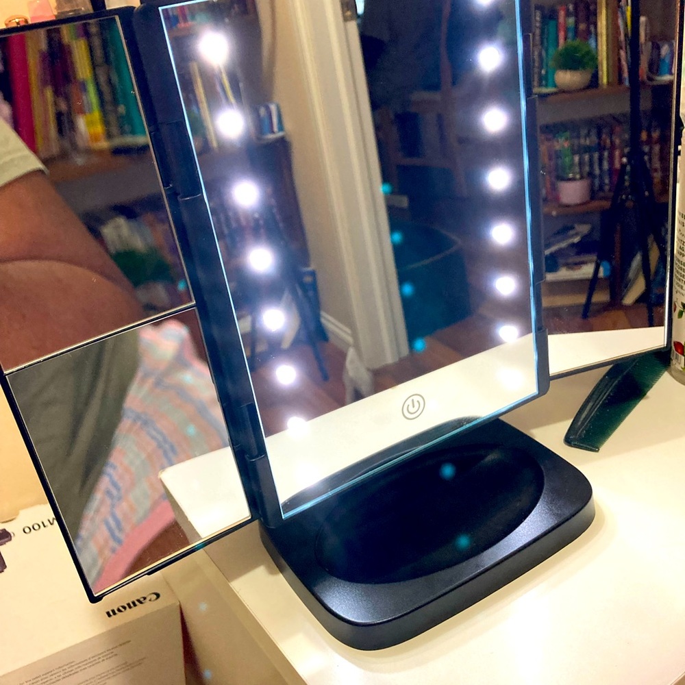 L.E.D makeup mirror